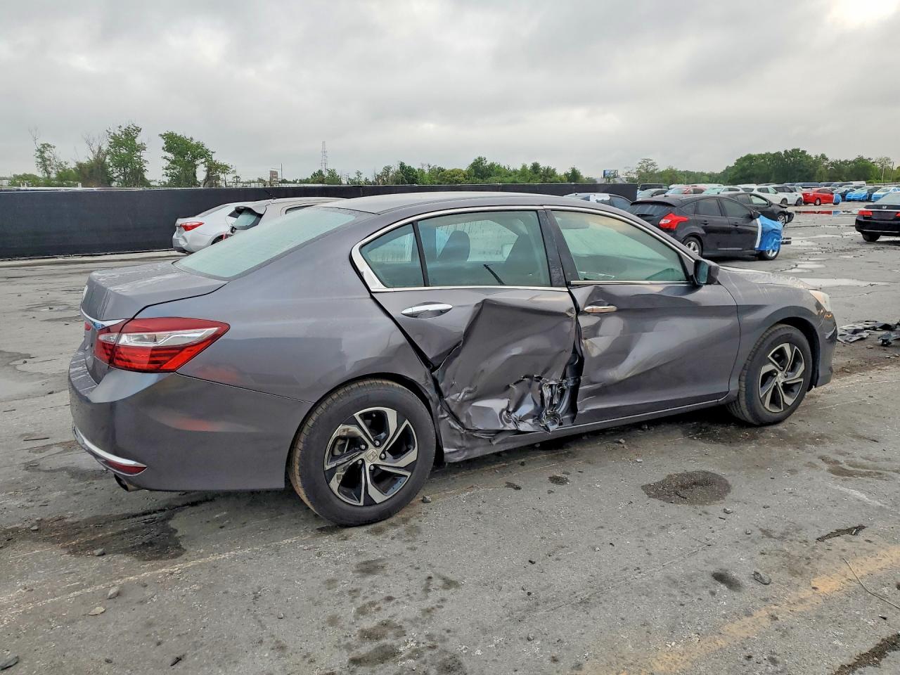 2016 HONDA ACCORD LX photo 5