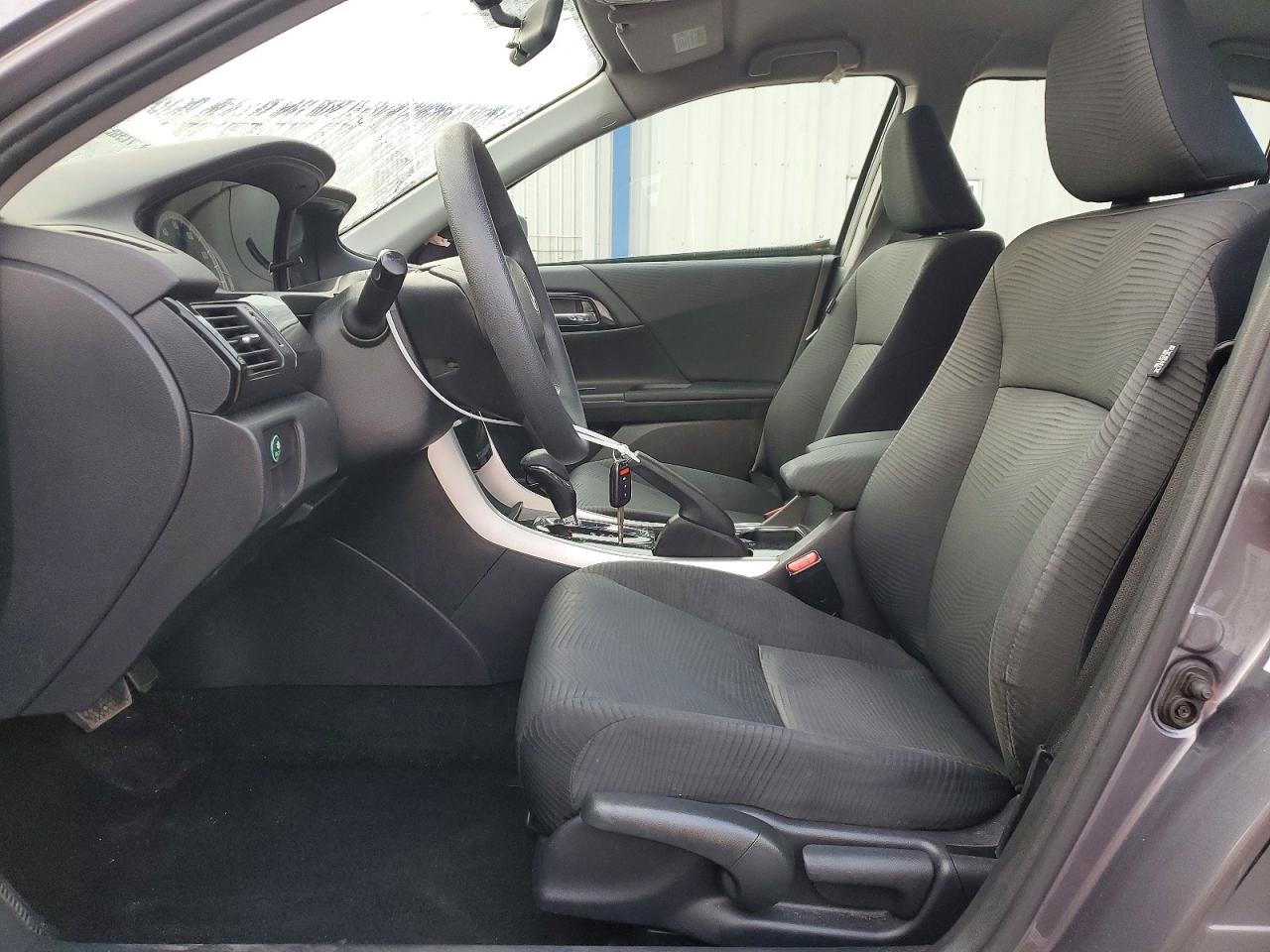 2016 HONDA ACCORD LX photo 13