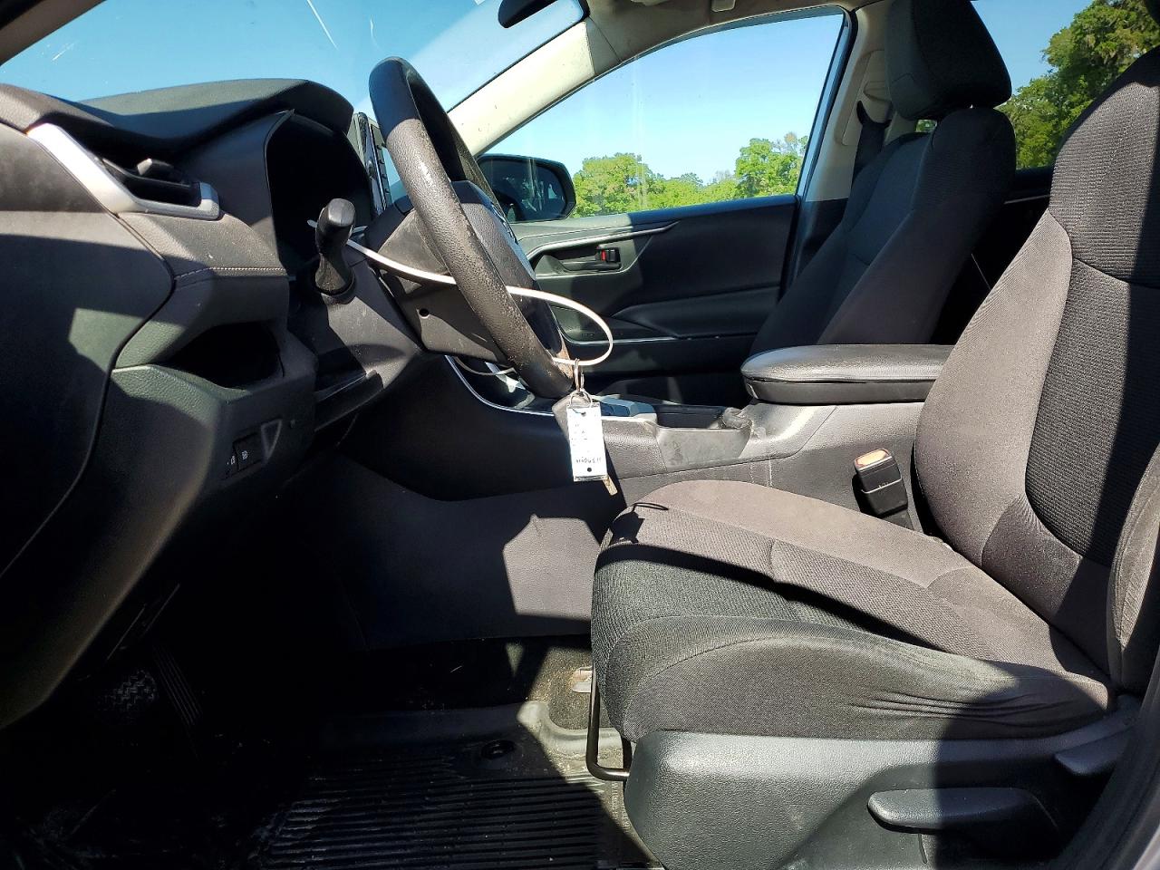 2019 TOYOTA RAV4 photo 7
