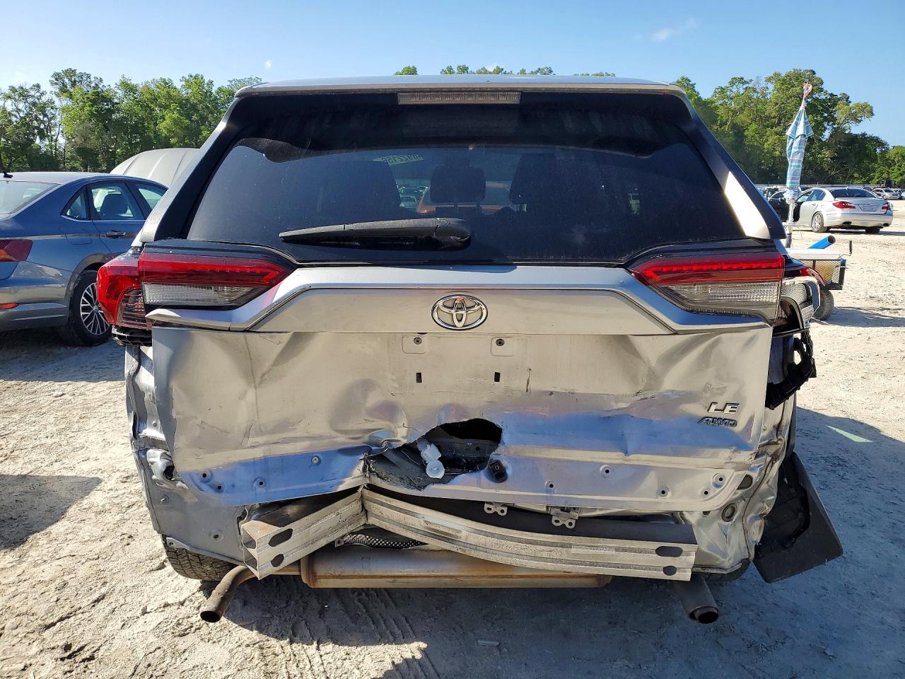 2019 TOYOTA RAV4 photo 6
