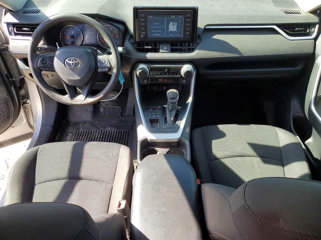 2019 TOYOTA RAV4 photo 8