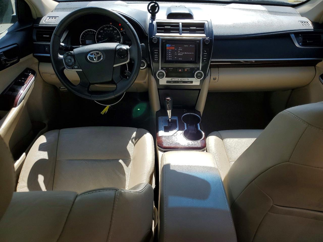 2012 TOYOTA CAMRY XLE photo 15
