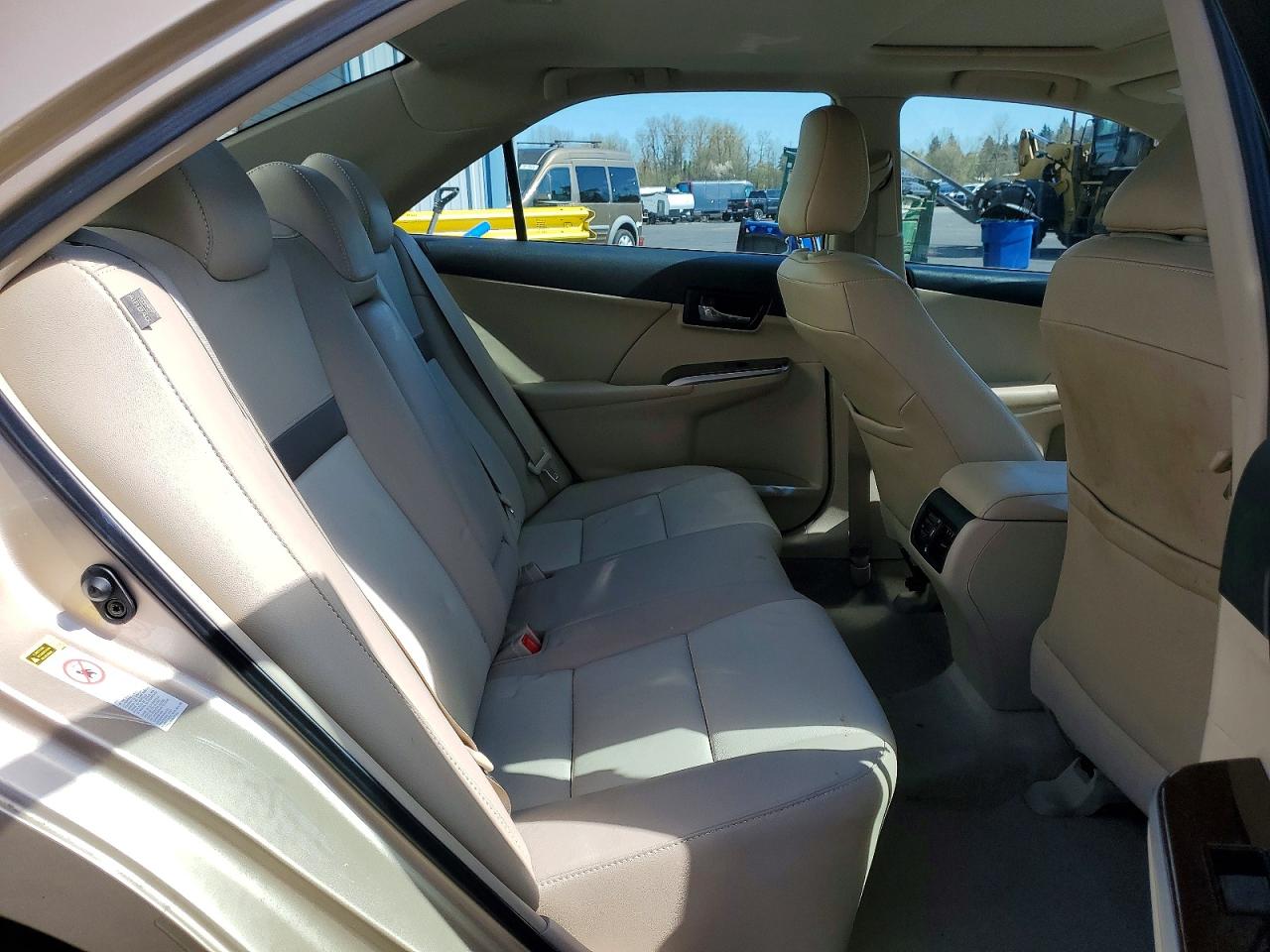 2012 TOYOTA CAMRY XLE photo 19