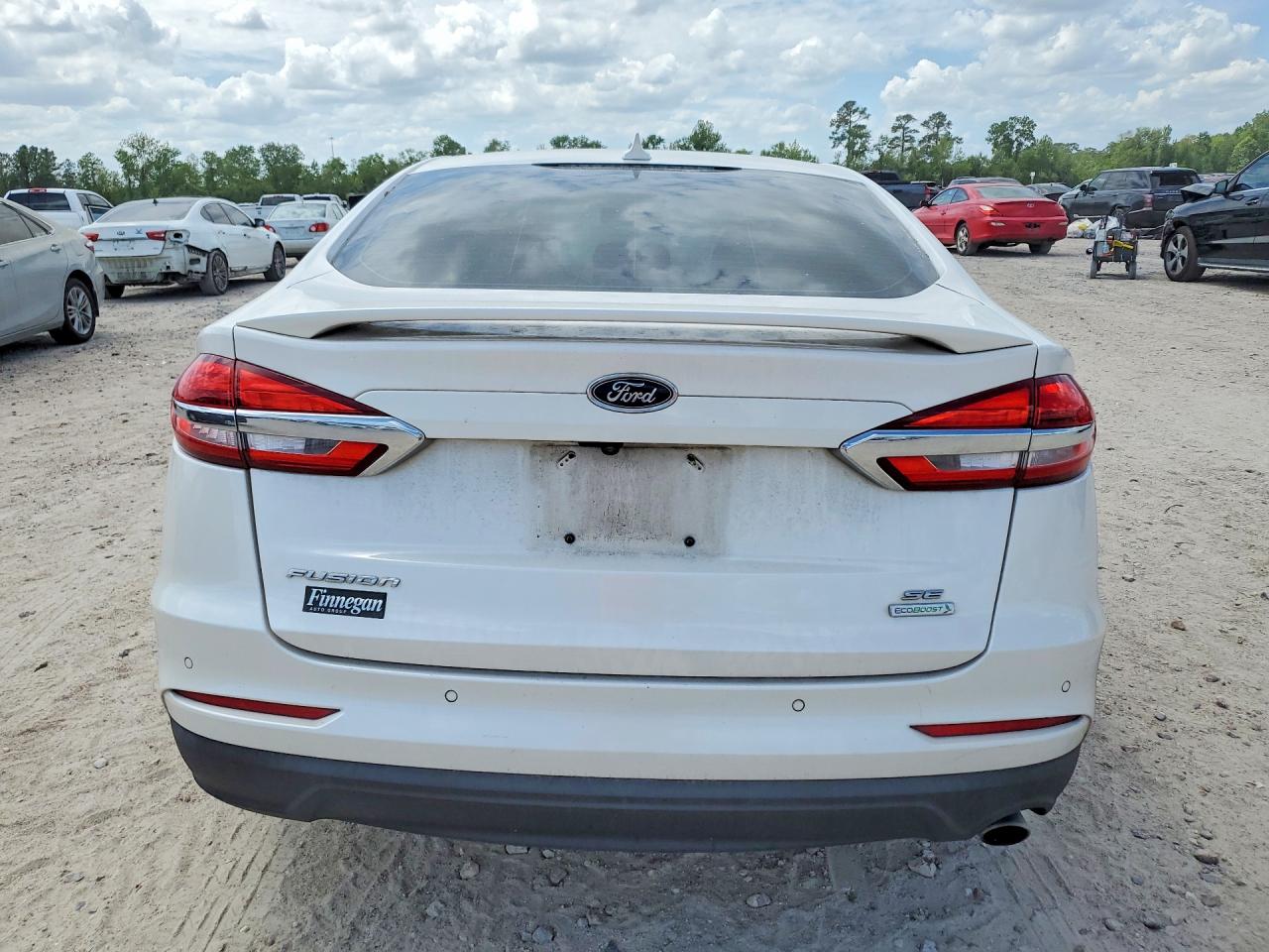 2019 FORD FUSION SE photo 11