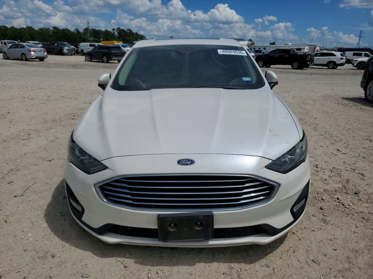 2019 FORD FUSION SE photo 9