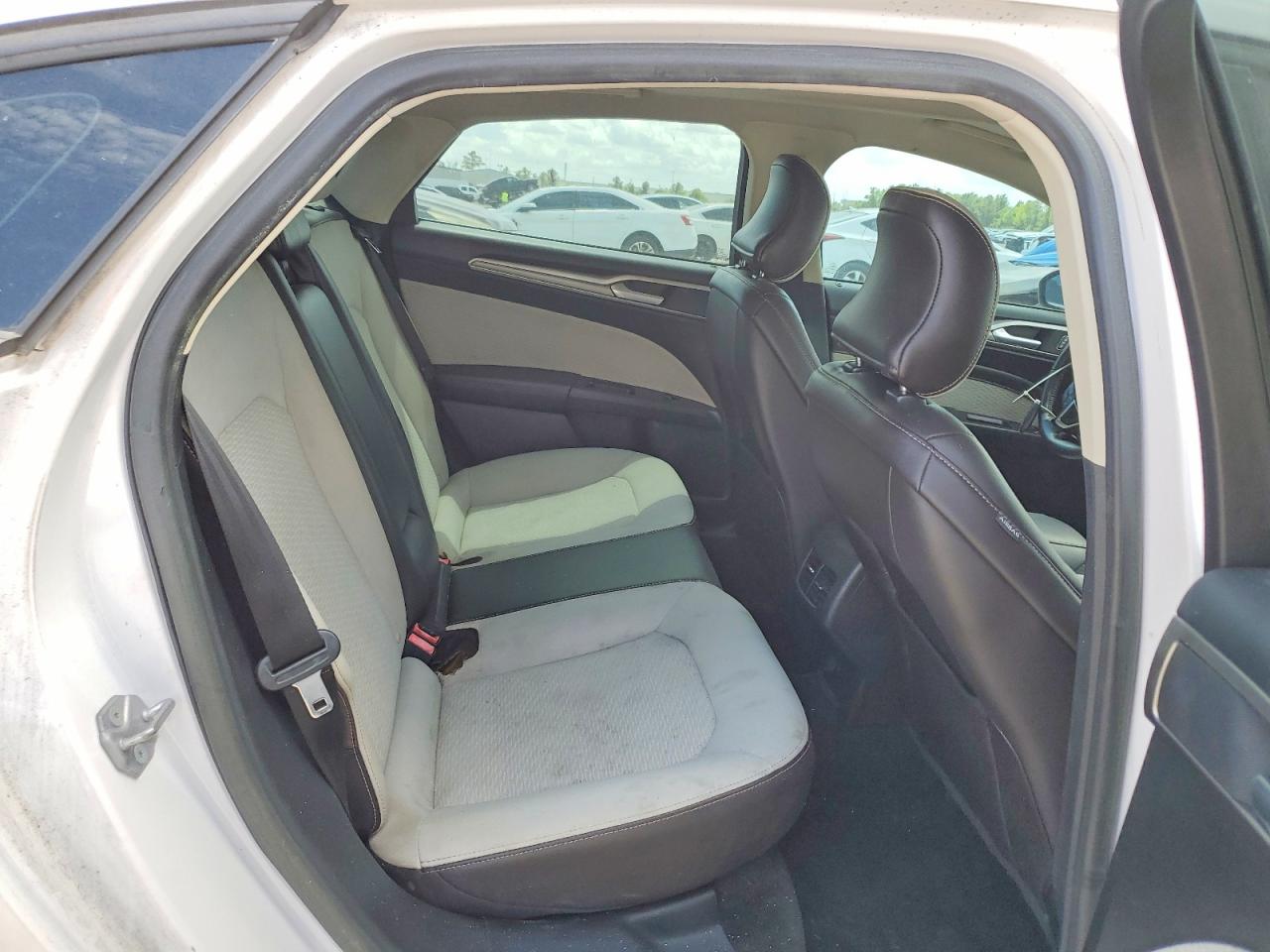 2019 FORD FUSION SE photo 19