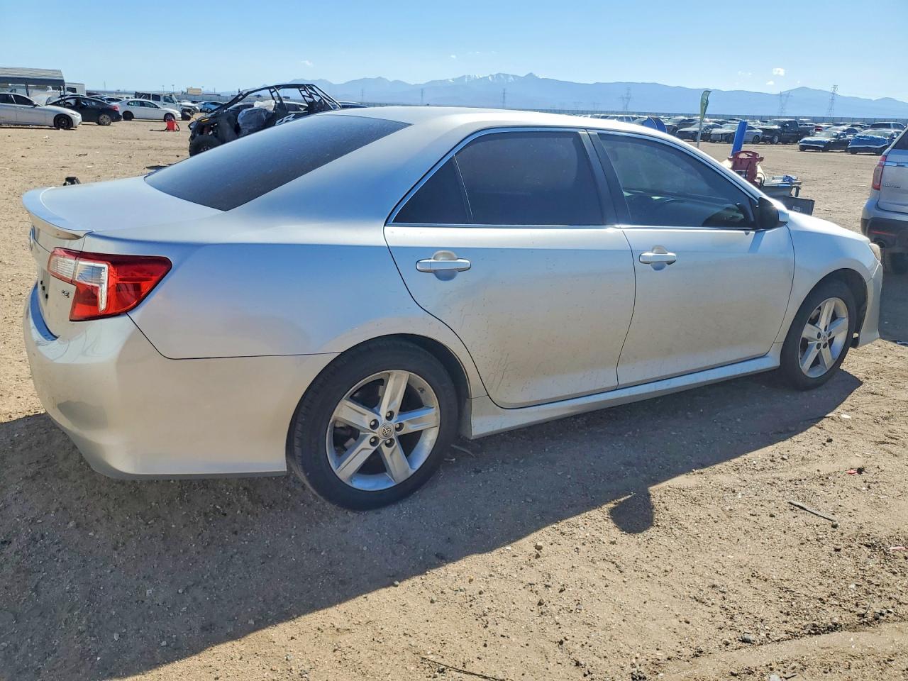 2014 TOYOTA CAMRY SE photo 7