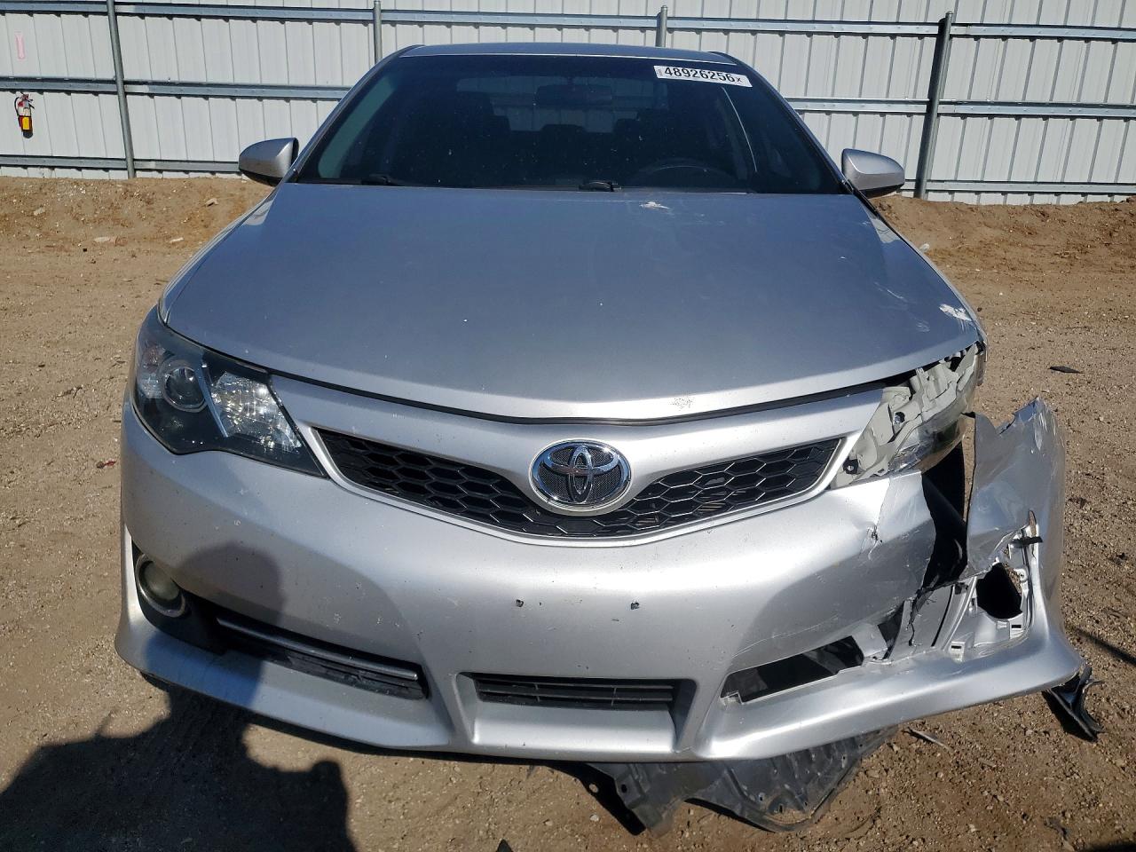 2014 TOYOTA CAMRY SE photo 13