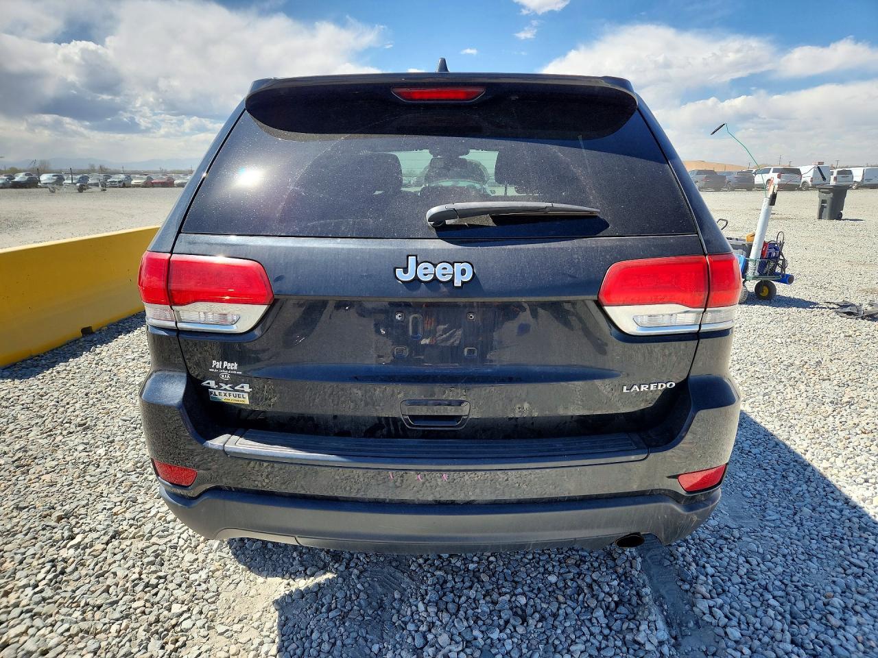 2015 JEEP GRAND CHEROKEE LAREDO photo 11