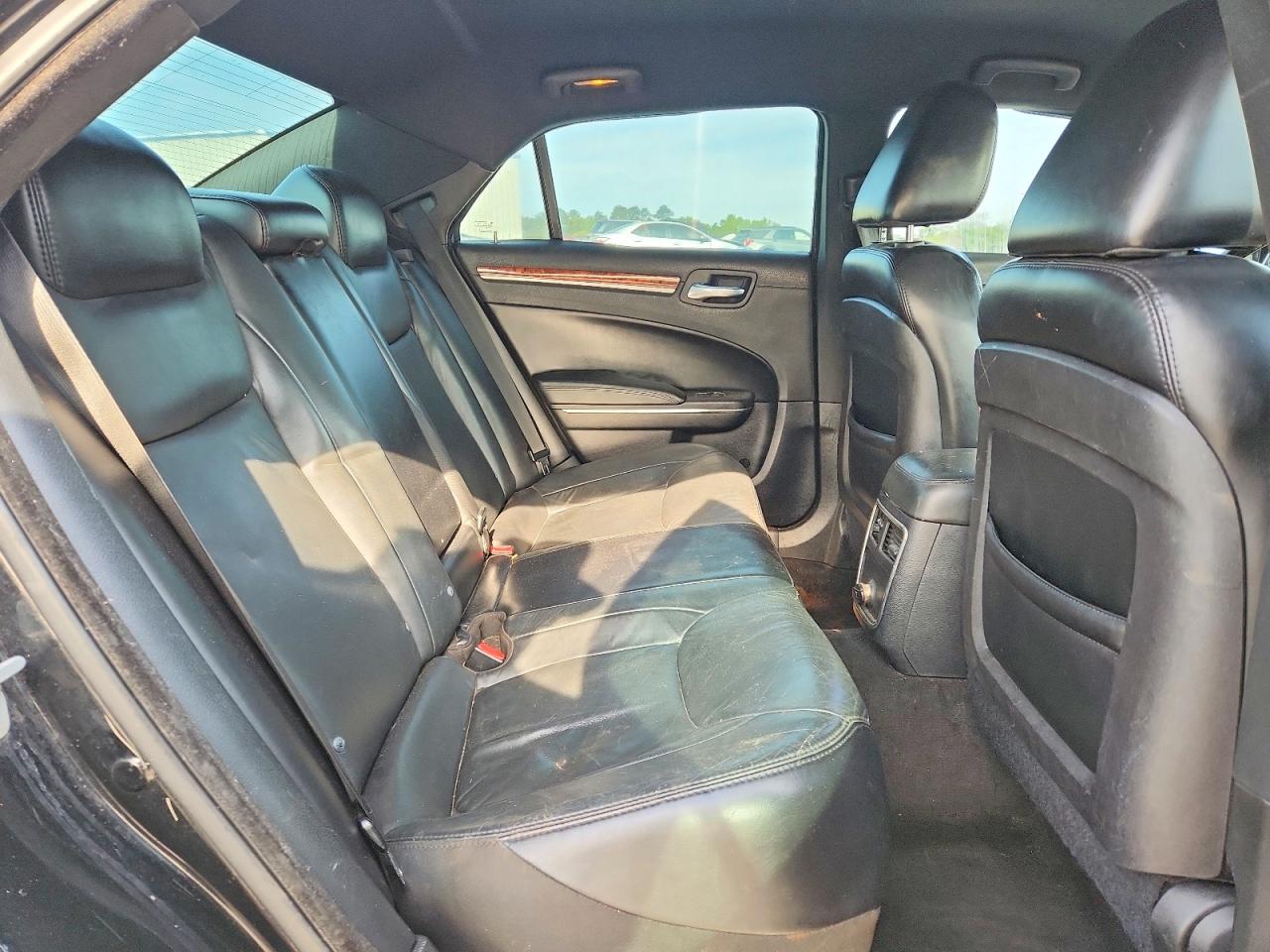 2014 CHRYSLER 300 photo 28