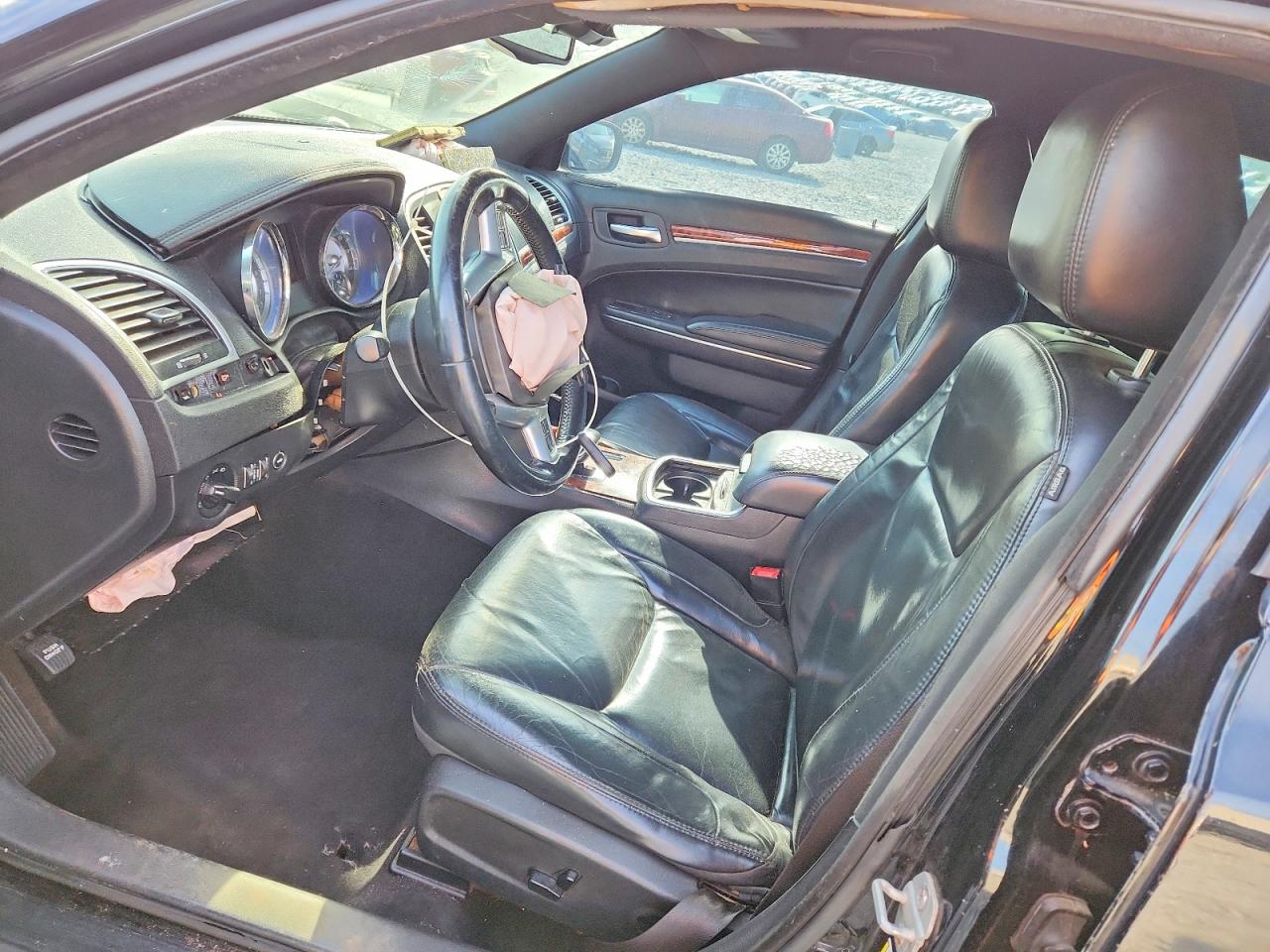 2014 CHRYSLER 300 photo 19
