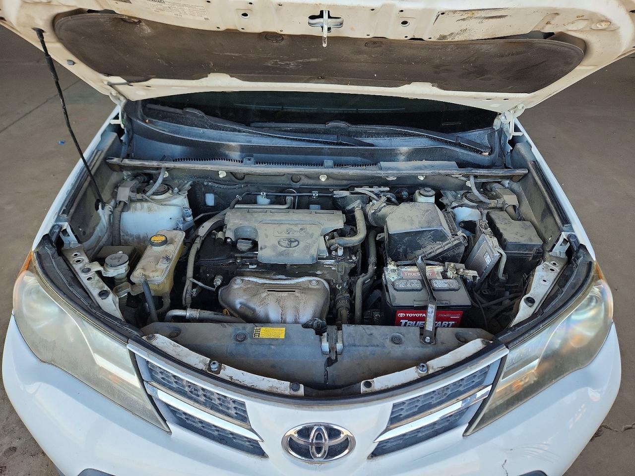 2013 TOYOTA RAV4 XLE photo 34