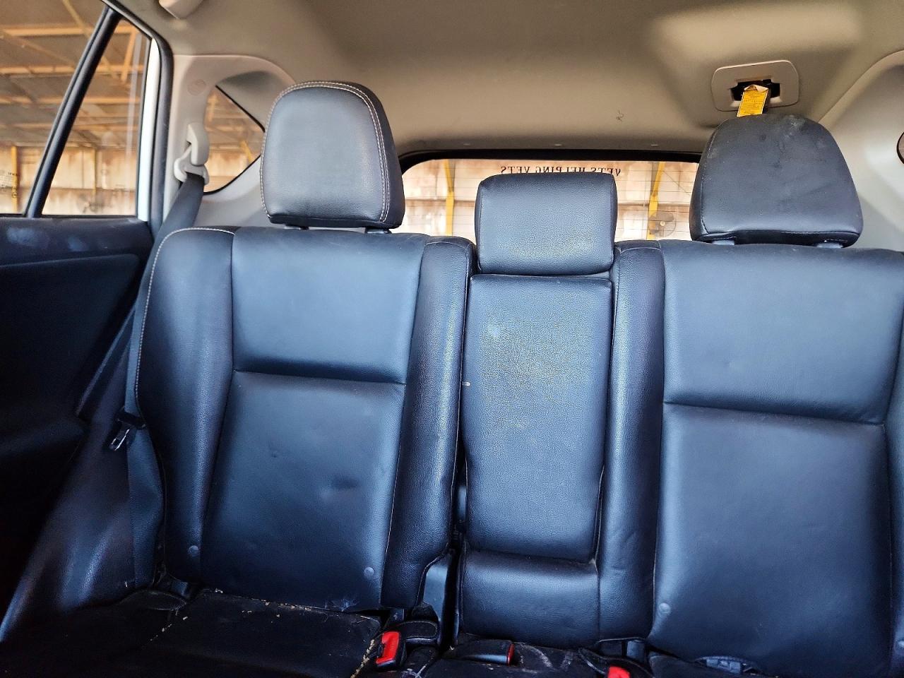 2013 TOYOTA RAV4 XLE photo 28