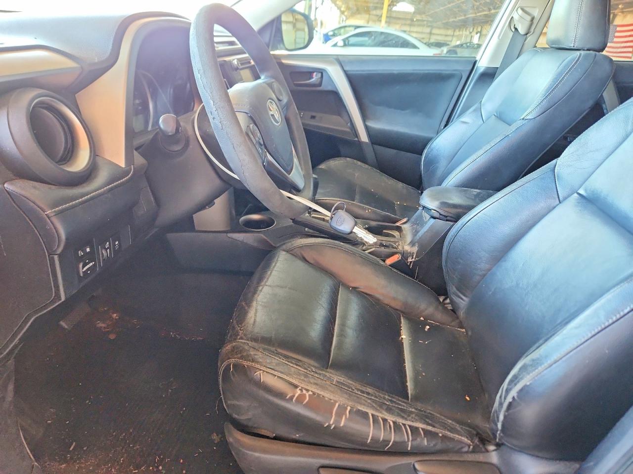 2013 TOYOTA RAV4 XLE photo 19