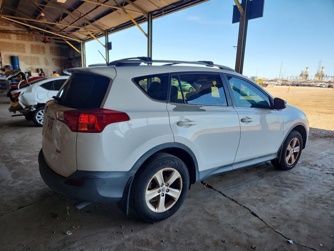 2013 TOYOTA RAV4 XLE photo 7