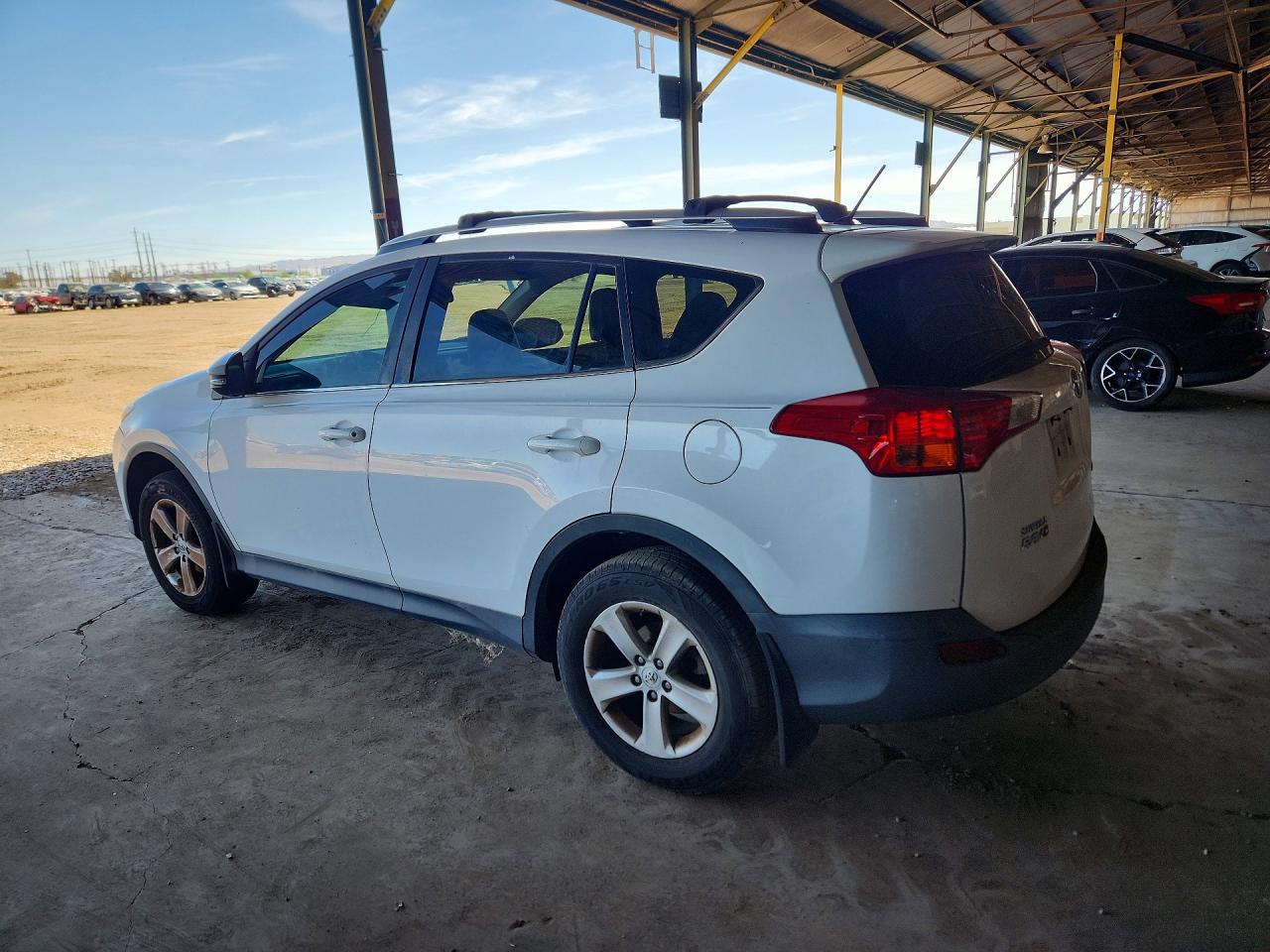 2013 TOYOTA RAV4 XLE photo 4