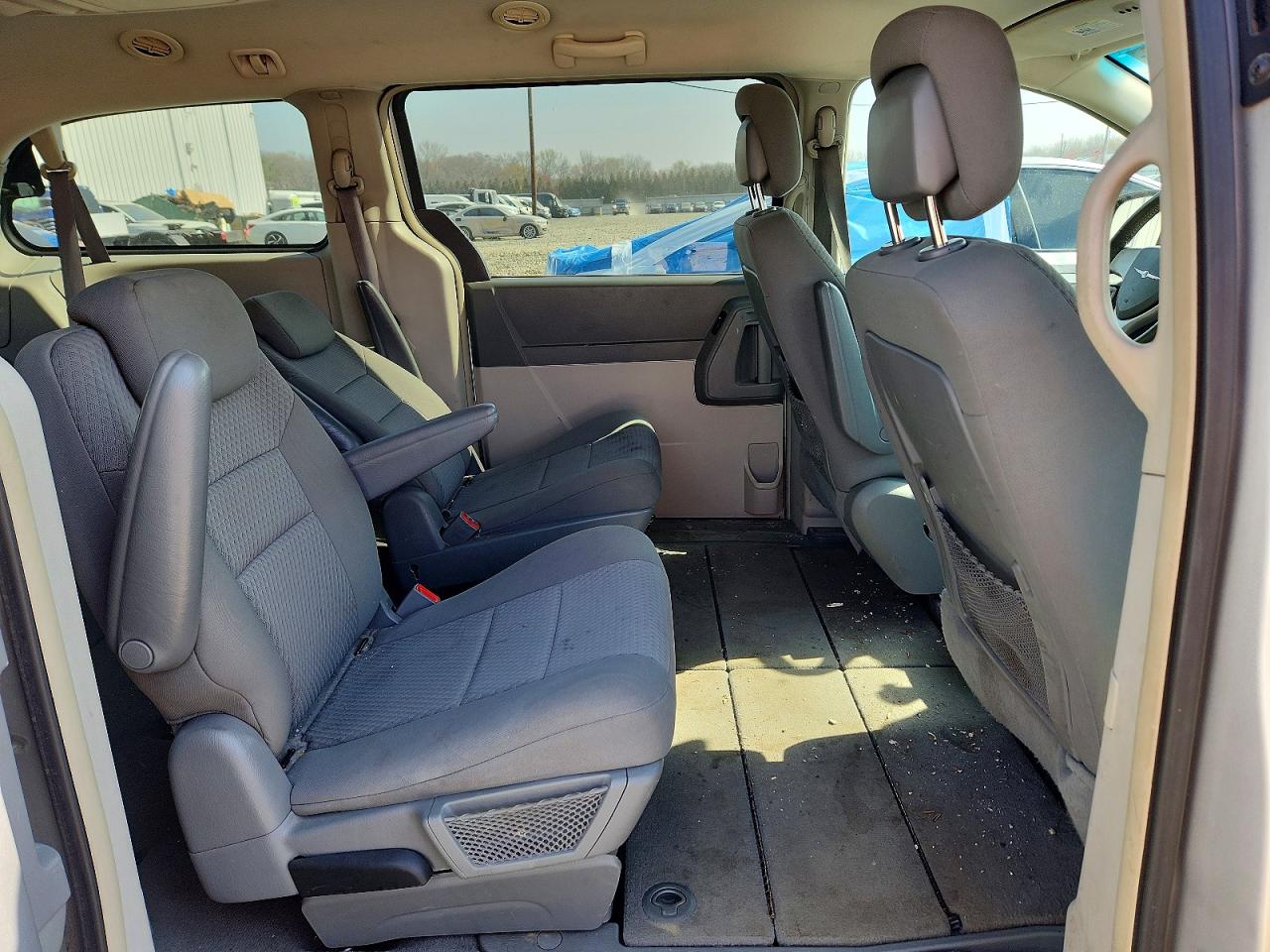 2010 CHRYSLER TOWN & COUNTRY TOURING photo 21