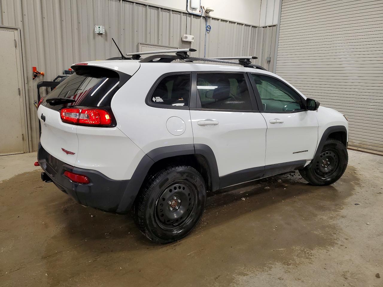 2014 JEEP CHEROKEE TRAILHAWK photo 3