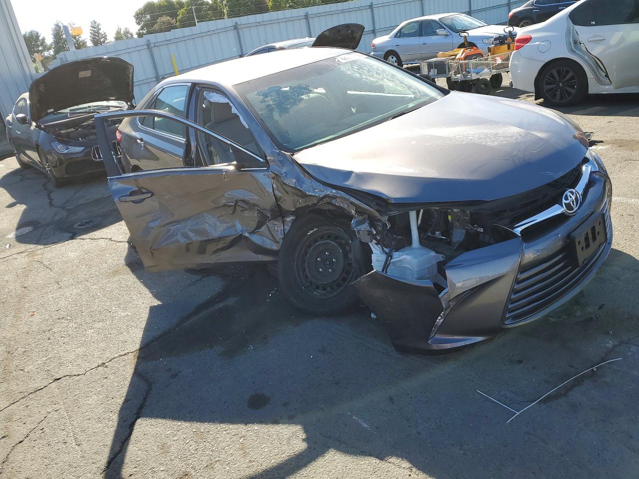 2017 TOYOTA CAMRY LE photo 7
