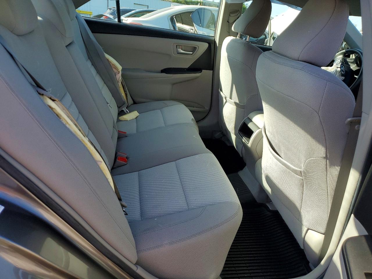 2017 TOYOTA CAMRY LE photo 19