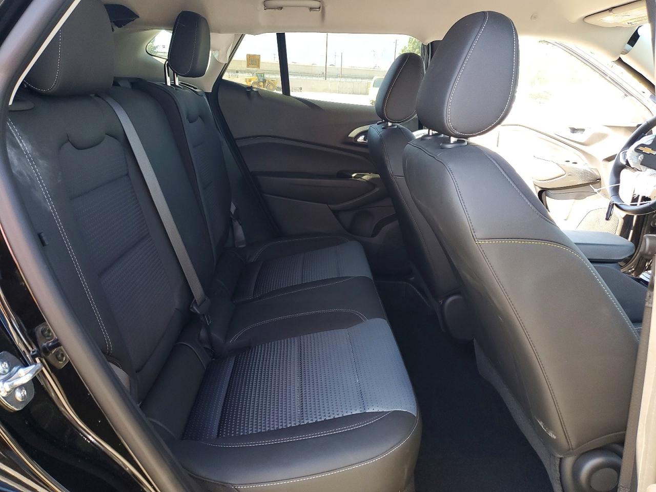 2025 CHEVROLET TRAX 1LT photo 11