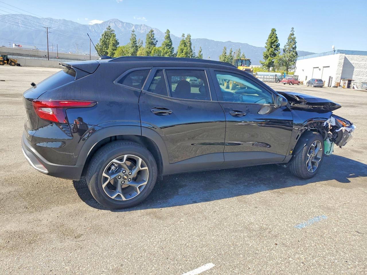 2025 CHEVROLET TRAX 1LT photo 3