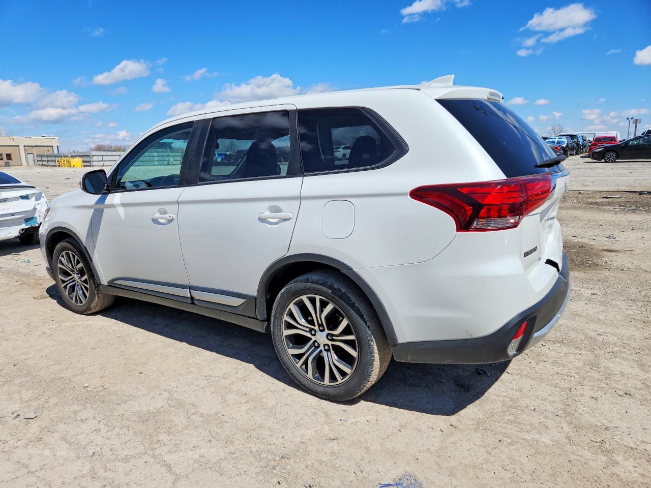 2018 MITSUBISHI OUTLANDER SE photo 3