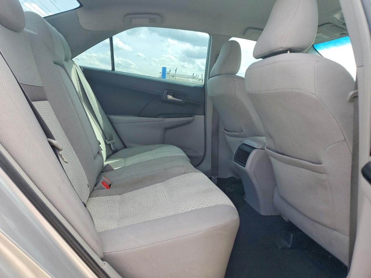 2014 TOYOTA CAMRY LE photo 19