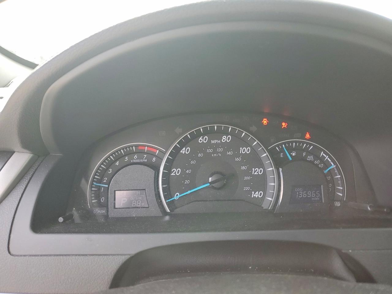 2014 TOYOTA CAMRY LE photo 17