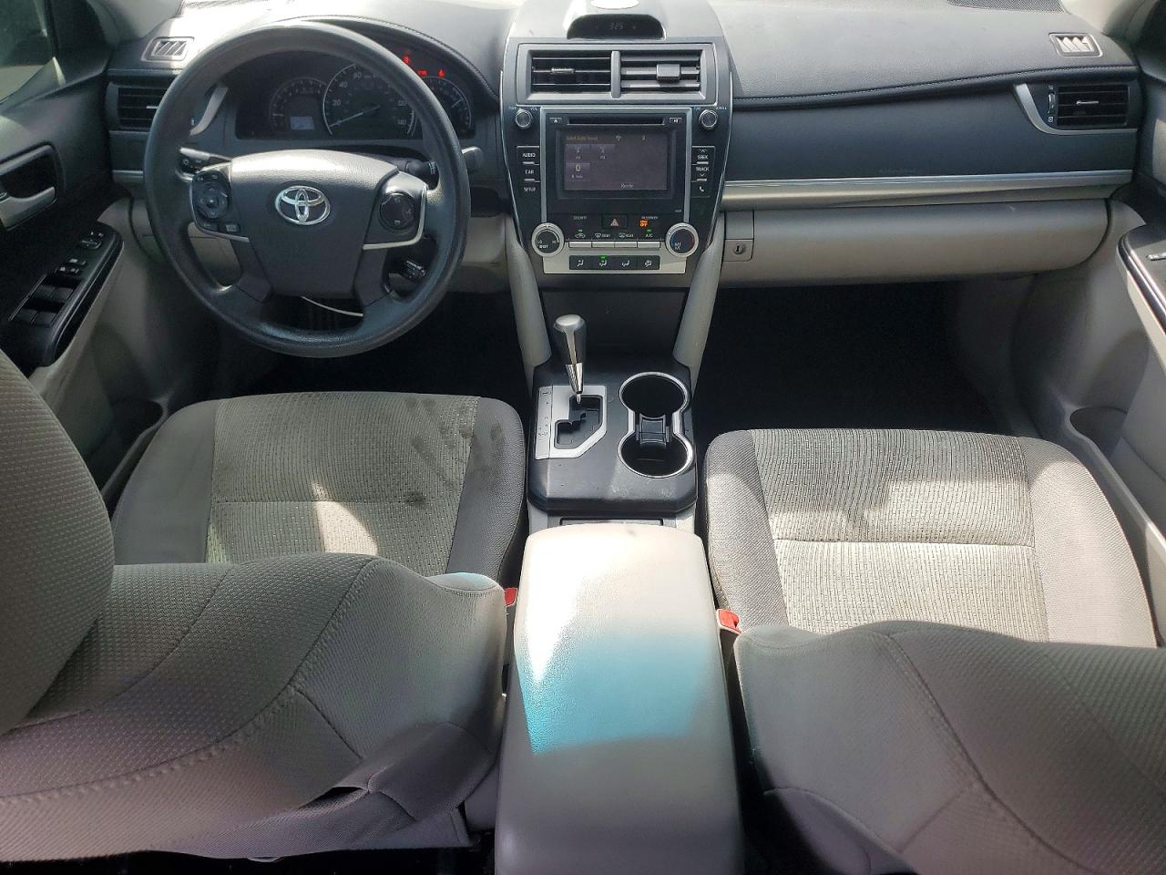 2014 TOYOTA CAMRY LE photo 15