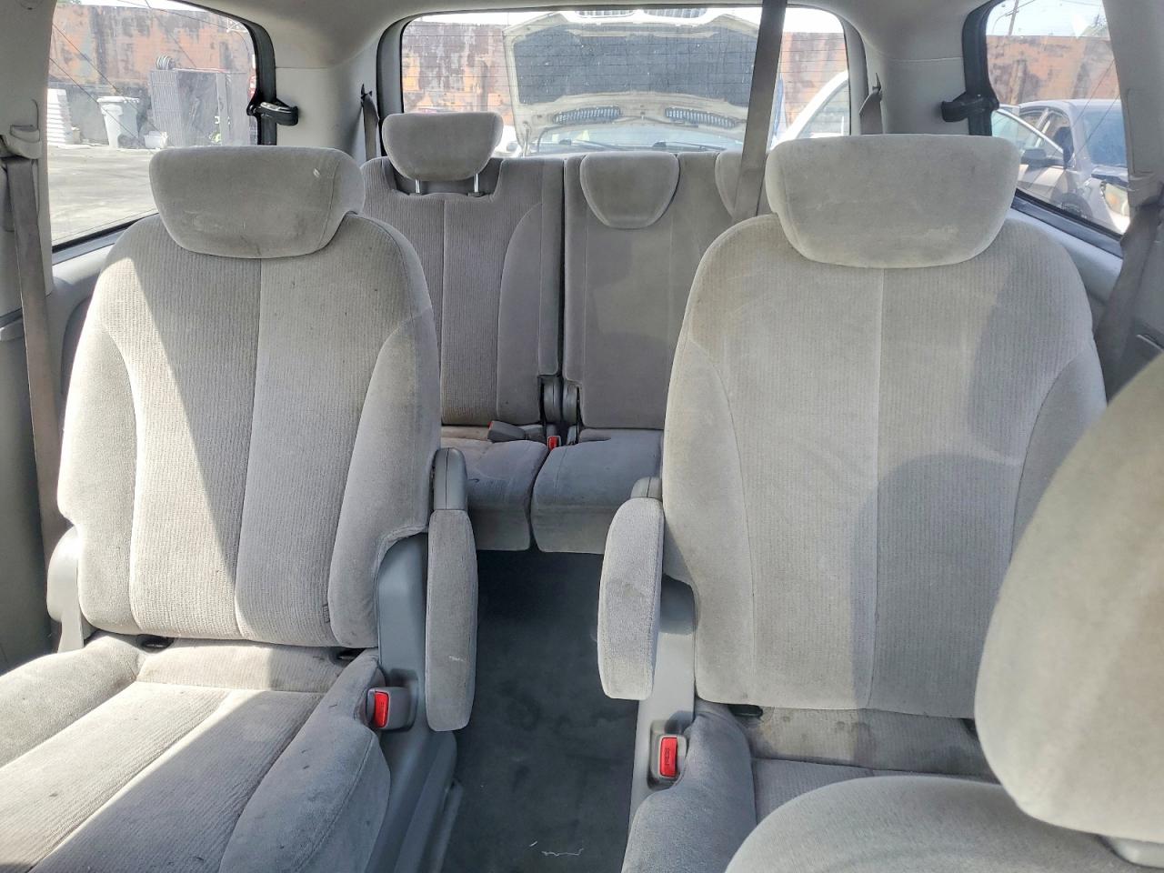2008 KIA SEDONA LX photo 19