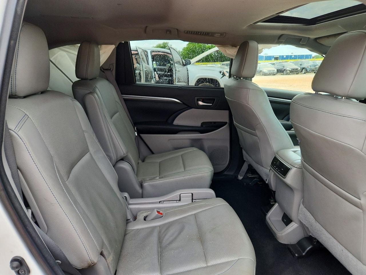 2018 TOYOTA HIGHLANDER LIMITED photo 21