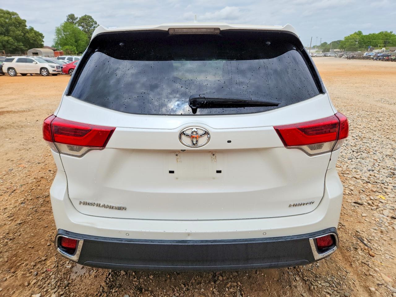 2018 TOYOTA HIGHLANDER LIMITED photo 11