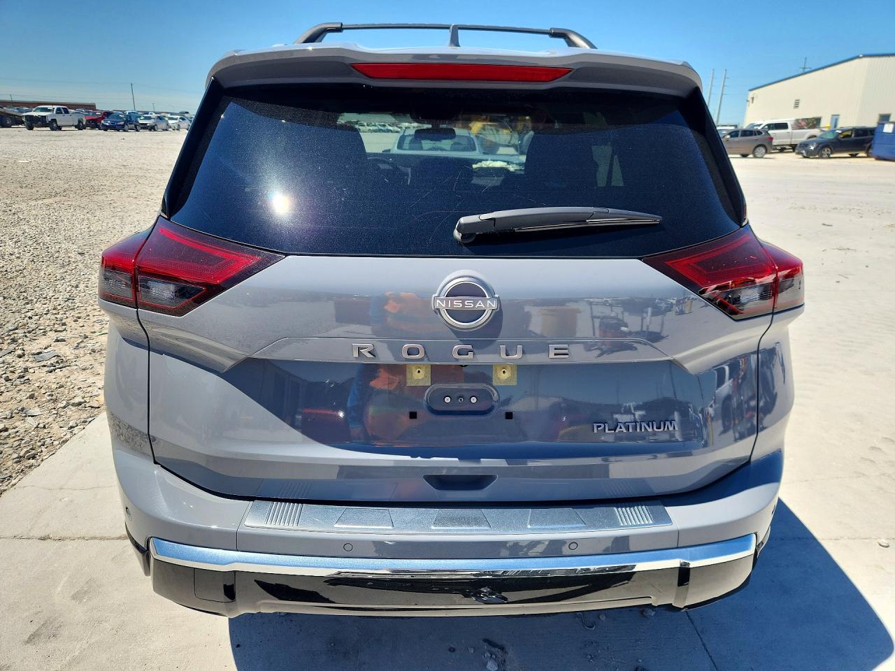 2025 NISSAN ROGUE PLATINUM photo 16