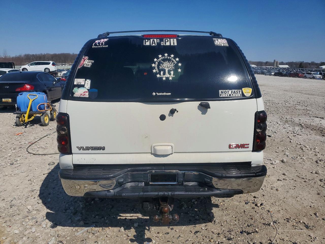 2004 GMC YUKON photo 6