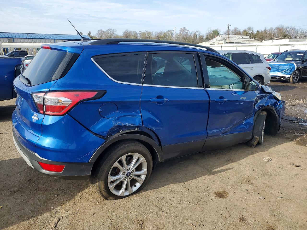 2017 FORD ESCAPE SE photo 3