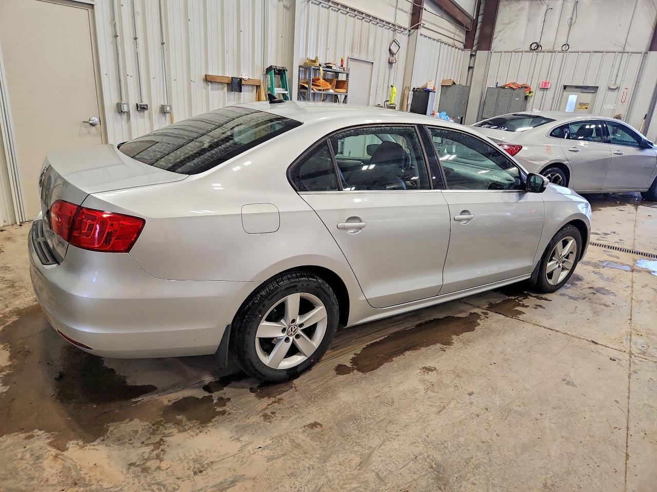 2013 VOLKSWAGEN JETTA TDI photo 5