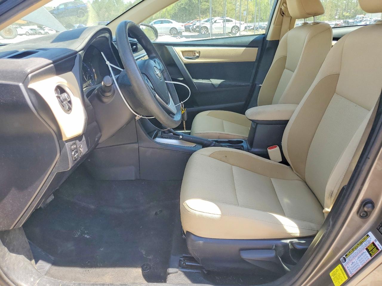 2018 TOYOTA COROLLA LE photo 13