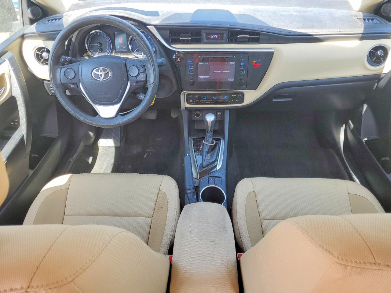 2018 TOYOTA COROLLA LE photo 15