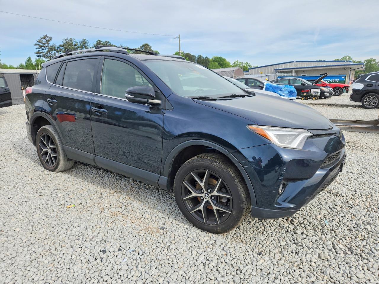 2017 TOYOTA RAV4 photo 4