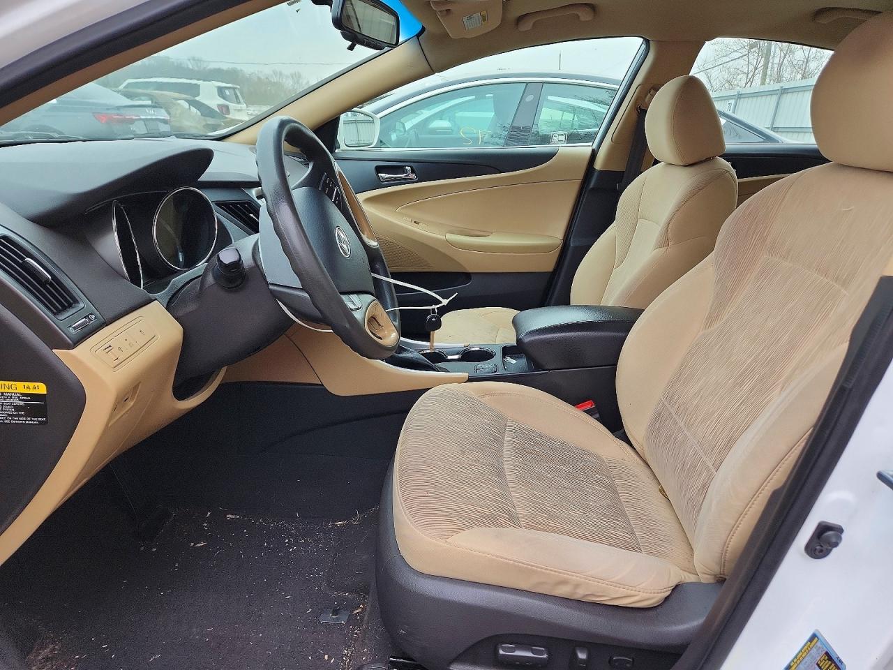 2014 HYUNDAI SONATA GLS photo 19