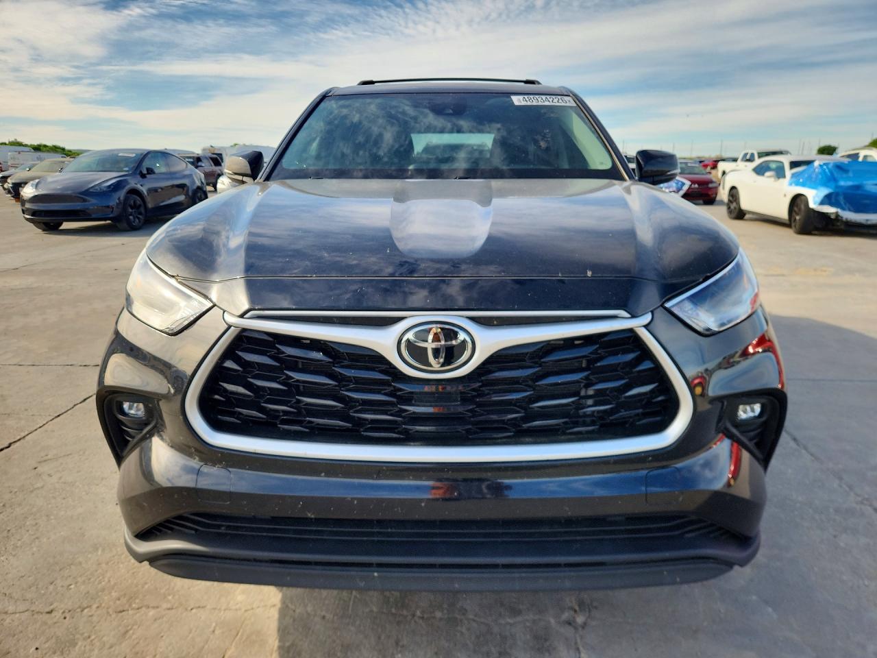 2022 TOYOTA HIGHLANDER LE photo 5