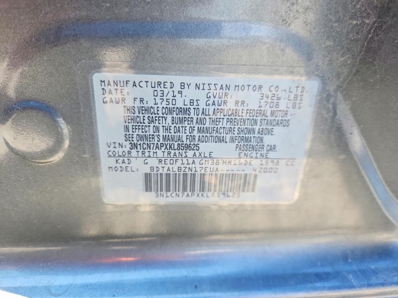 2019 NISSAN VERSA SV photo 12