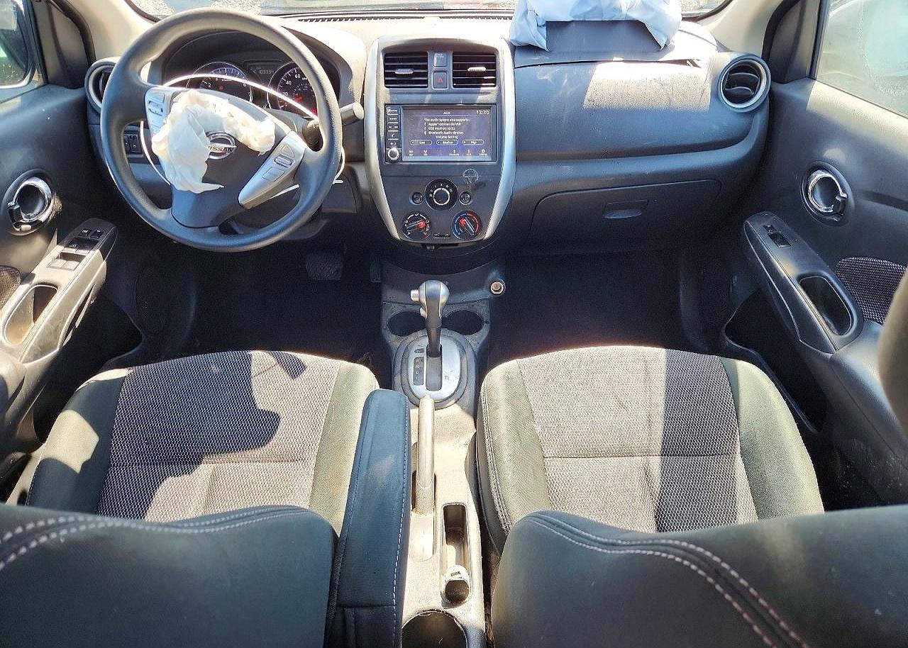 2019 NISSAN VERSA SV photo 8