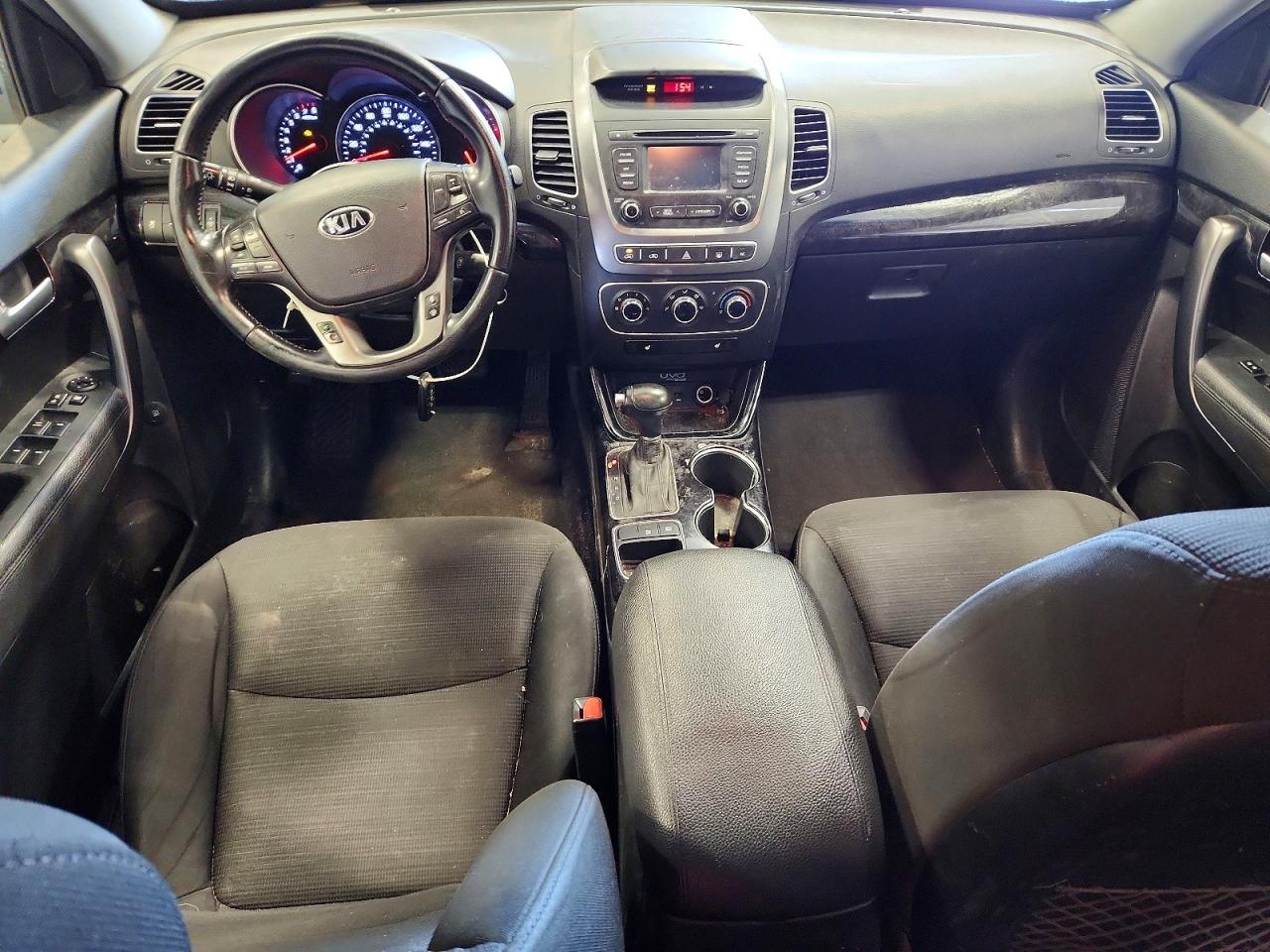 2014 KIA SORENTO LX photo 15