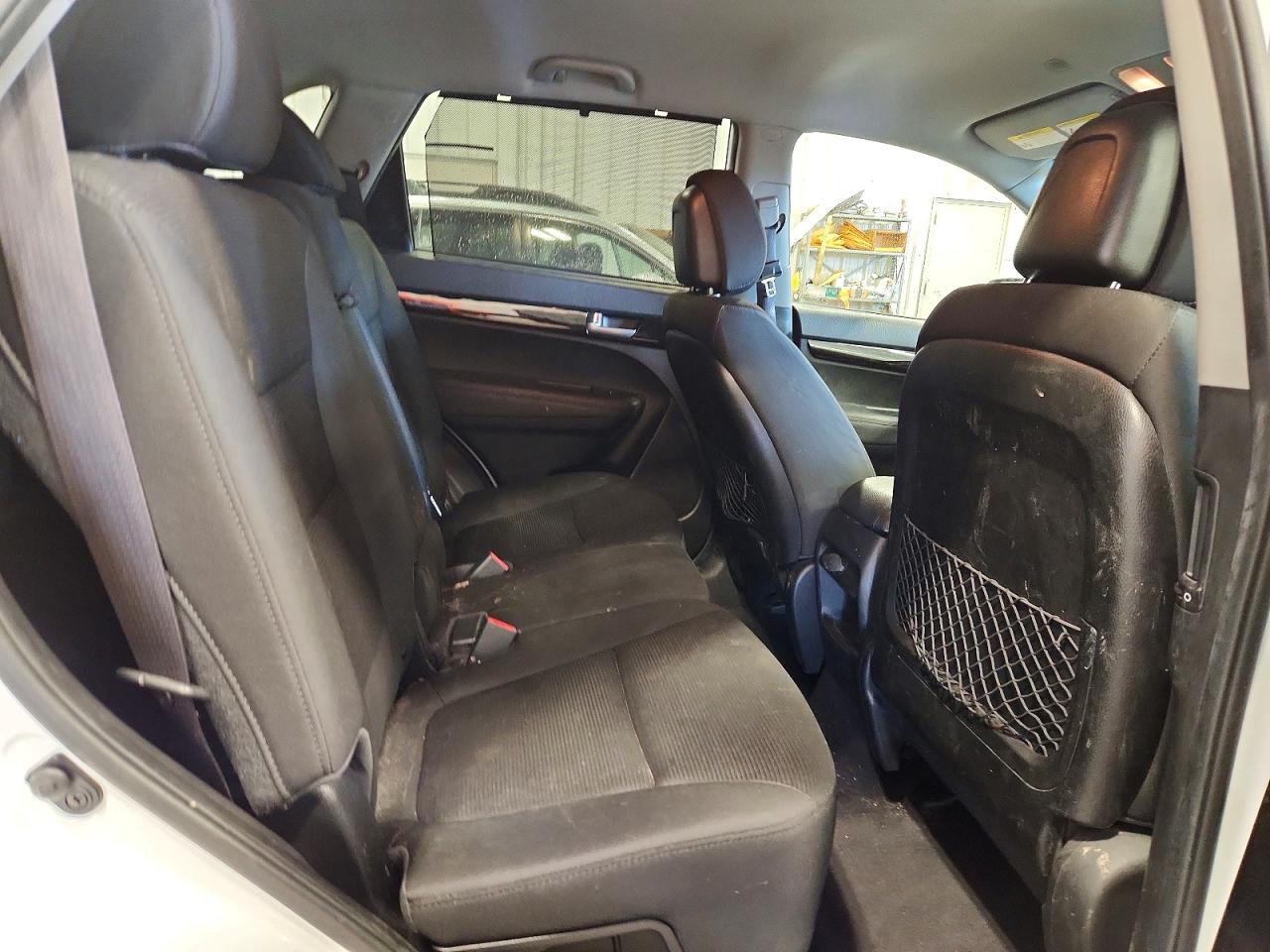 2014 KIA SORENTO LX photo 21