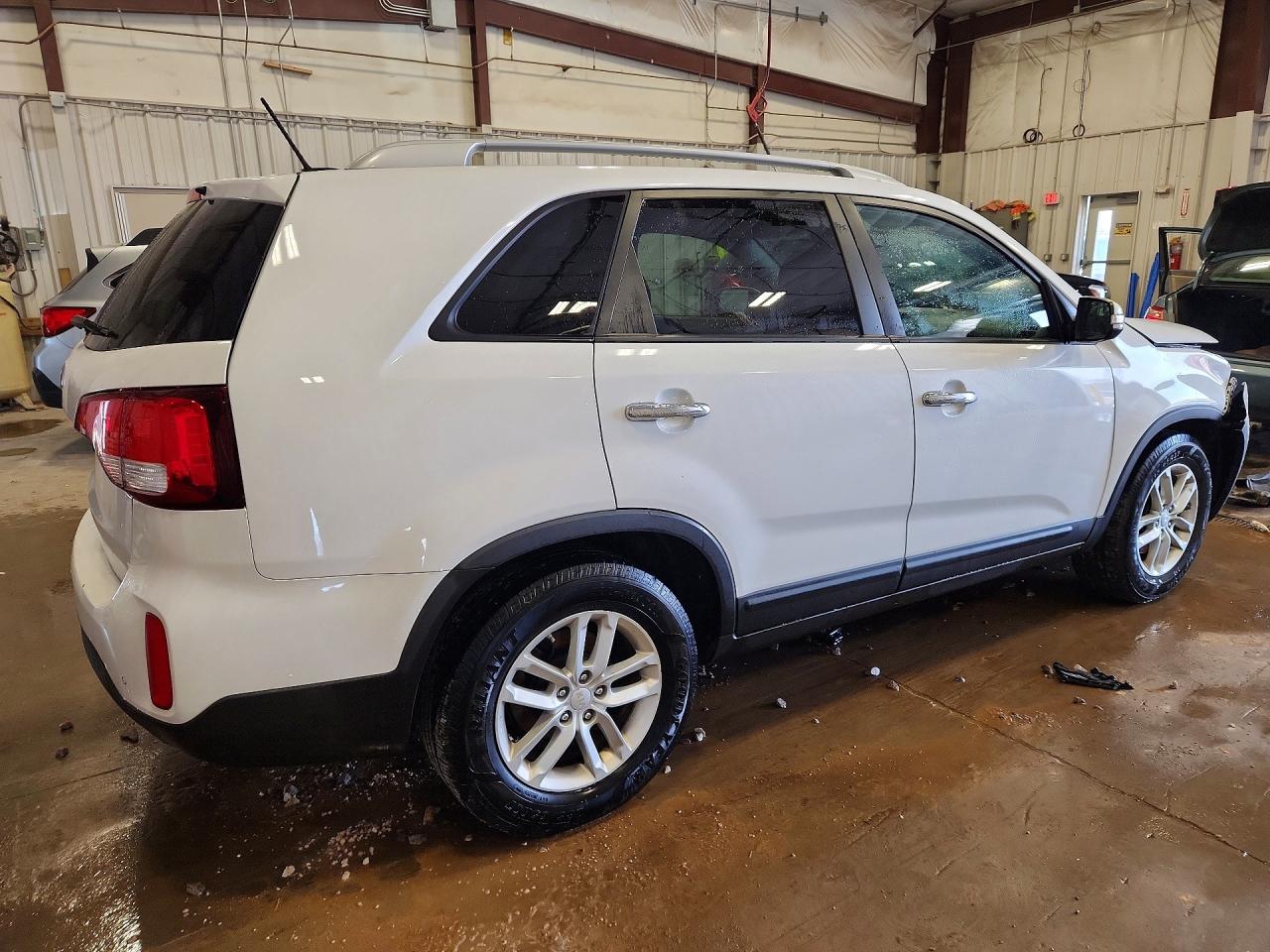 2014 KIA SORENTO LX photo 5