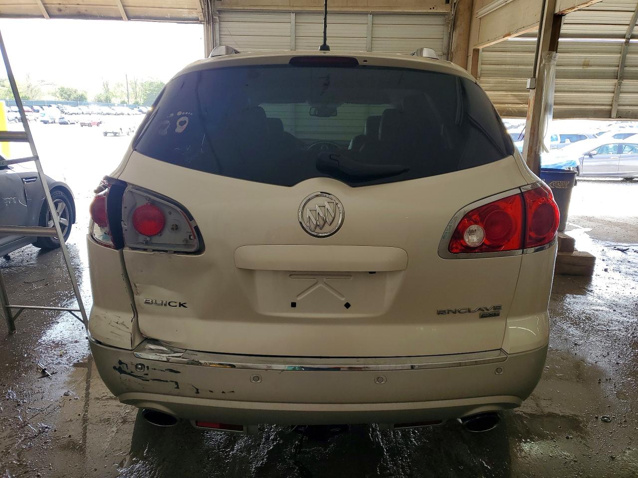 2011 BUICK ENCLAVE CXL photo 11