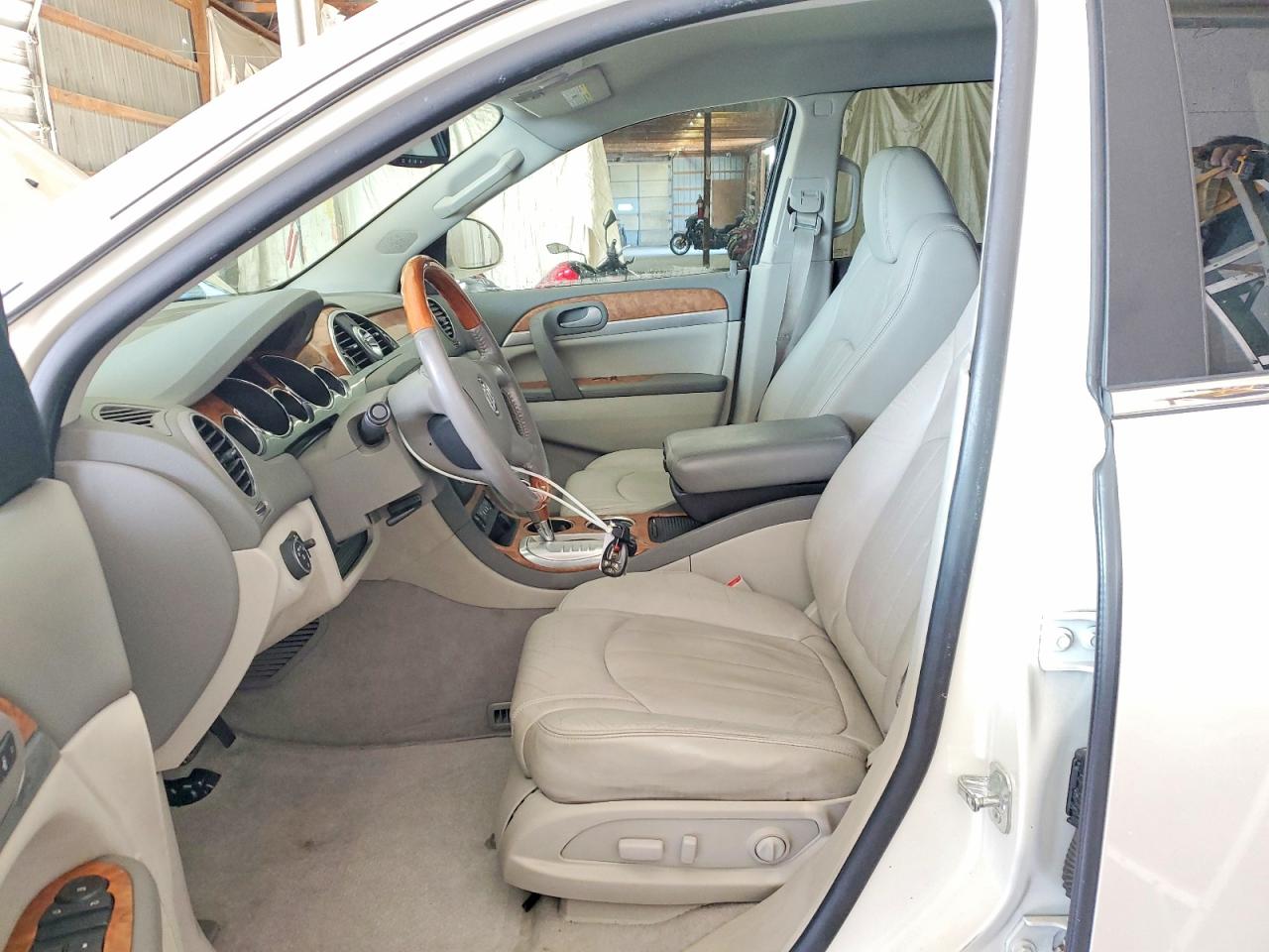 2011 BUICK ENCLAVE CXL photo 13