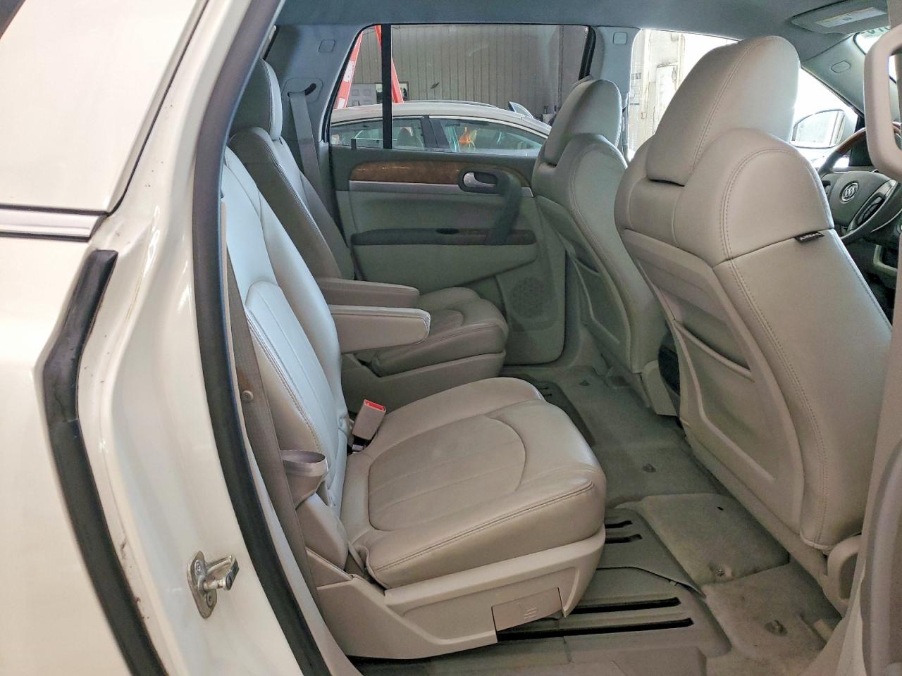 2011 BUICK ENCLAVE CXL photo 21